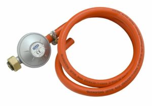 Plynový regulátor tlaku 30mbar s hadicí na PB lahev se závitem W 21,8 x 1/14” L  EN16129 - sada 0,9m hadice